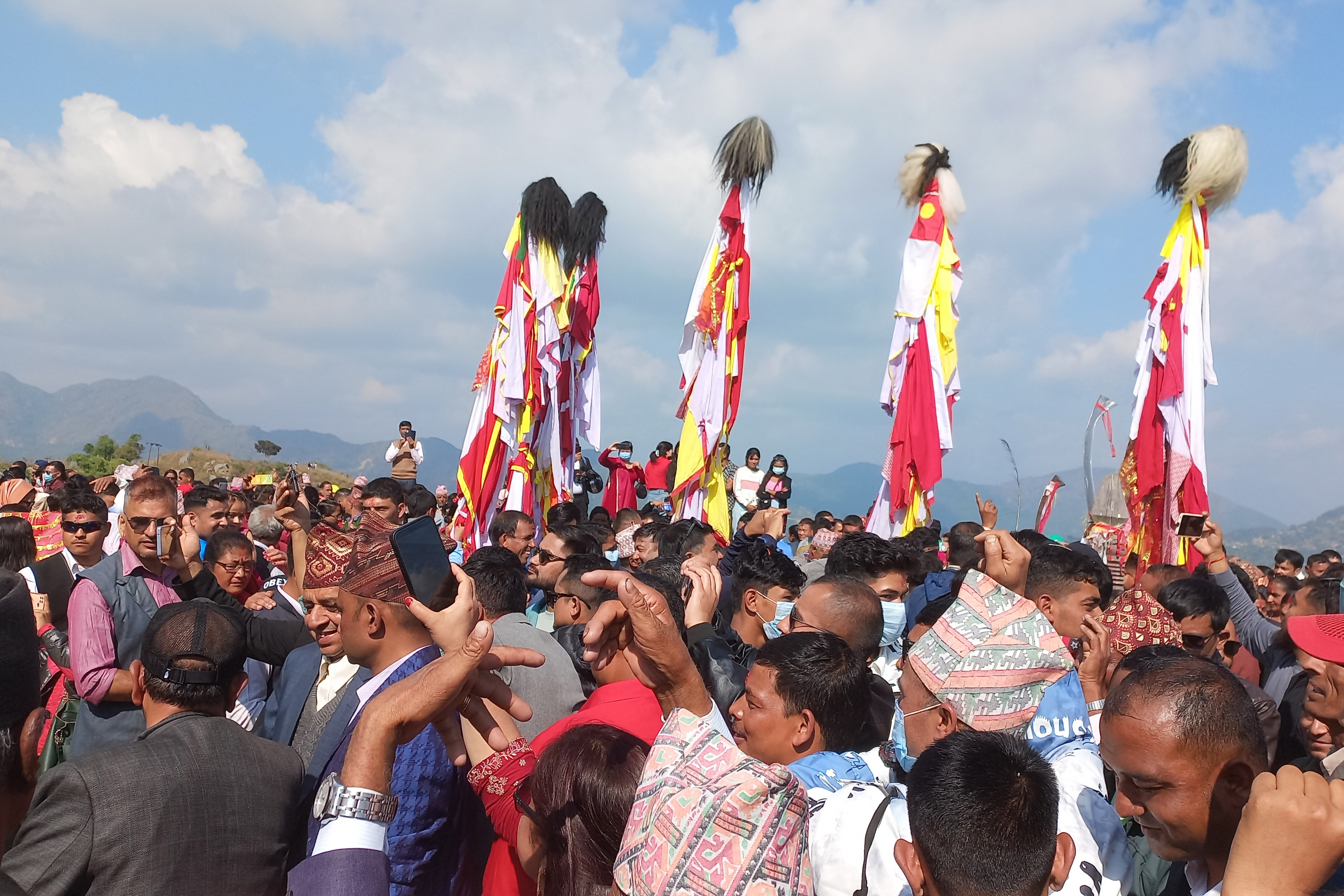सराय नाच संरक्षणमा चुनौतीः बुढापाका भन्छन्- युवाले सिकेनन्, हामी बुढा भयौँ